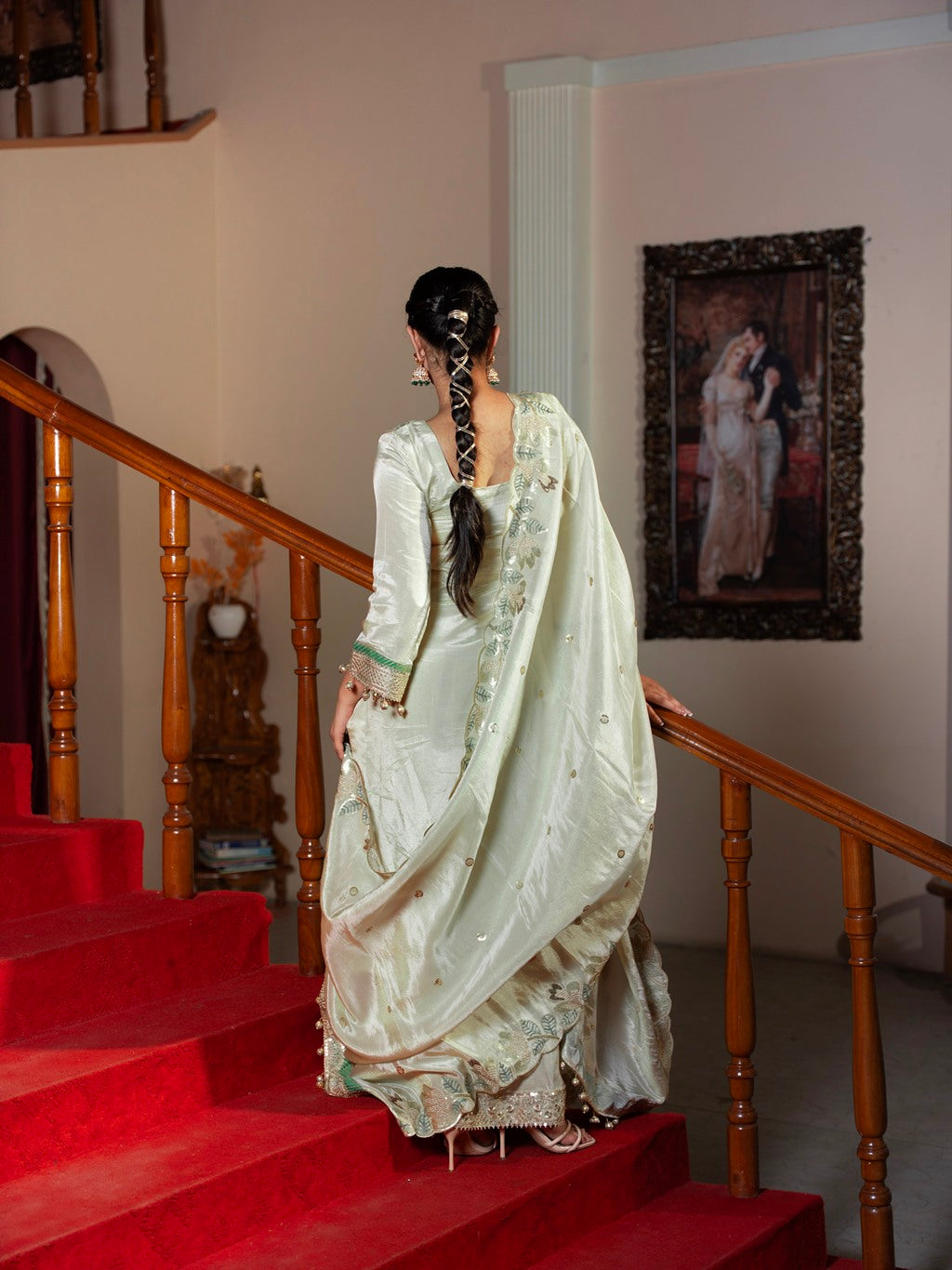 Ivory Aari & Thread Jaal work Kurta Set